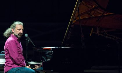 Al Teatro Sociale di Como torna il musicista Stefano Bollani