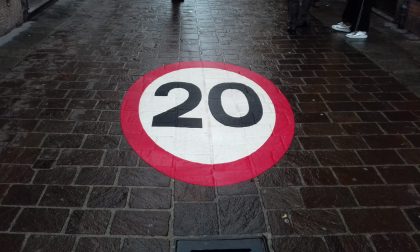 Nuova segnaletica in via Matteotti a Cantù