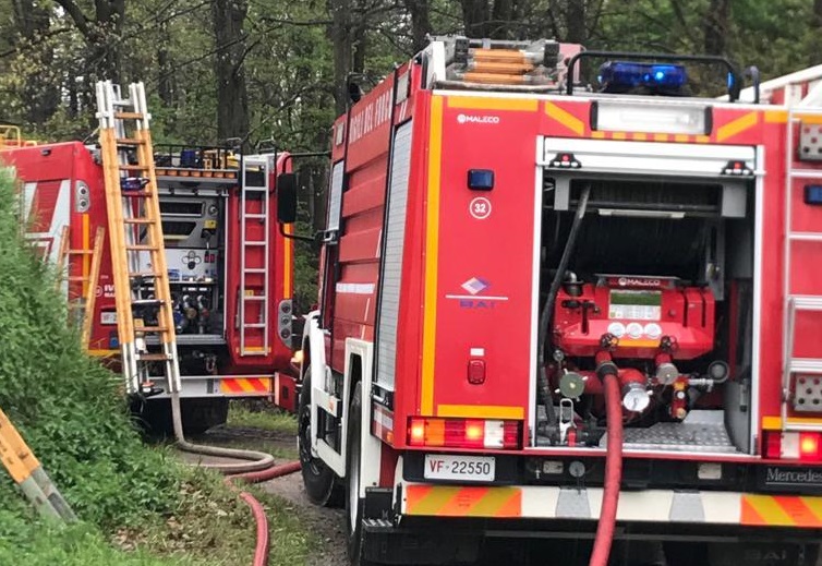 Maltempo a Como: Vigili del fuoco al lavoro