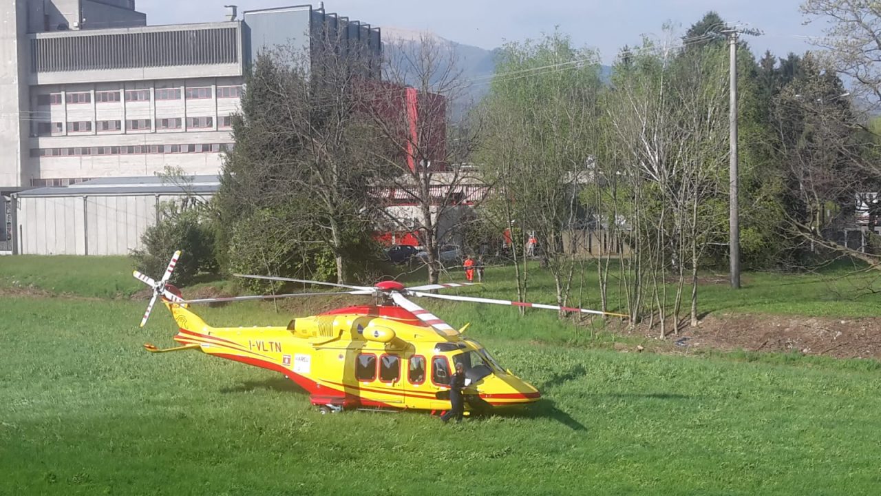 Cade da cavallo ad Alzate: arriva l’elisoccorso FOTO e VIDEO