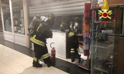 Incendio a Vertemate: fiamme al Gigante FOTO