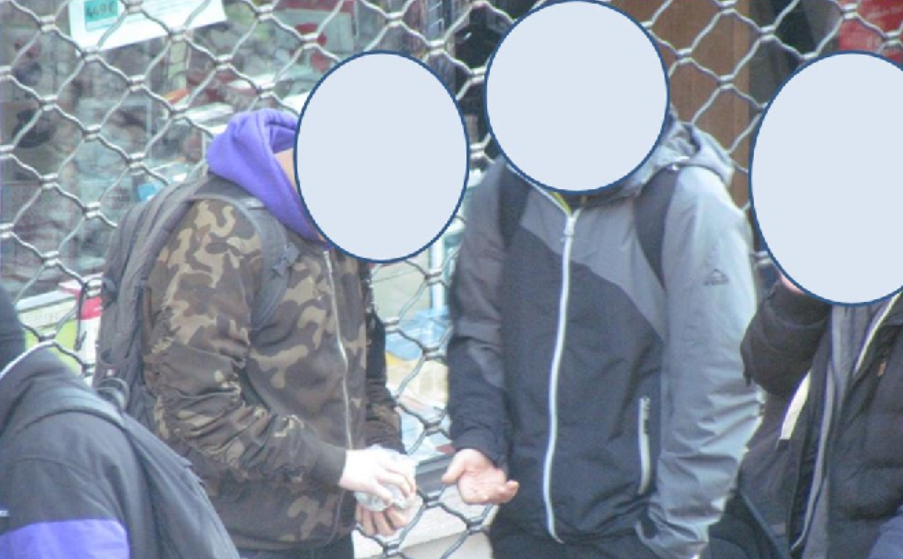 Minorenne spaccia marijuana a scuola