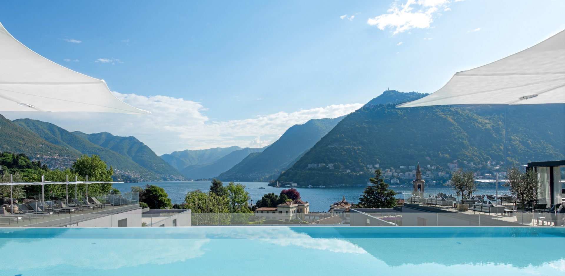 16.HLC_Rooftop pool, hilton