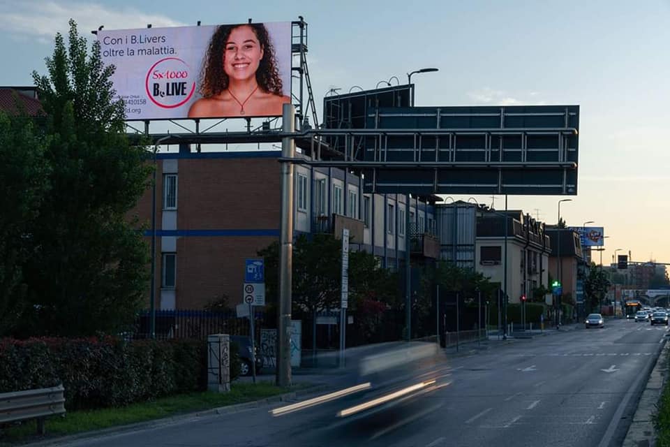 Aveva la leucemia ora è testimonial sui cartelloni pubblicitari