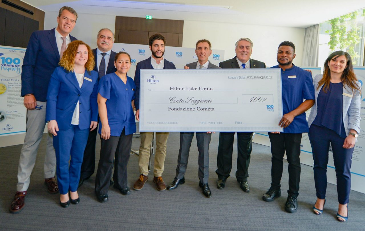Hilton Lake Como festeggia il centenario della compagnia e dona 100 soggiorni a Cometa