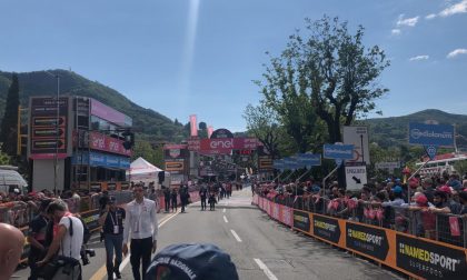 Giro d'Italia 2019 l'arrivo a Como tra gli applausi FOTO