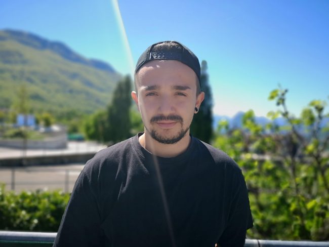 Mirko andrà da Como a Napoli a piedi