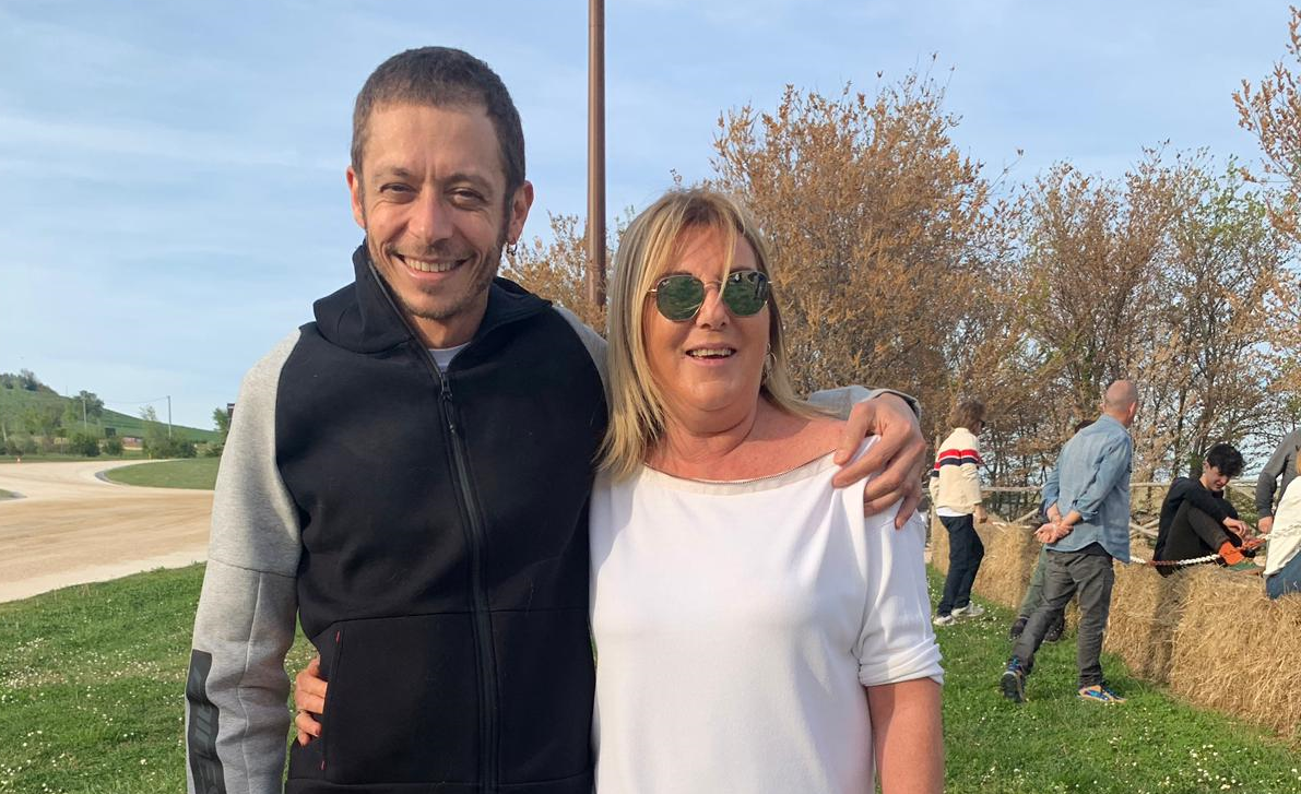 Valentino Rossi e Francesca, che sorpresa a Olgiate