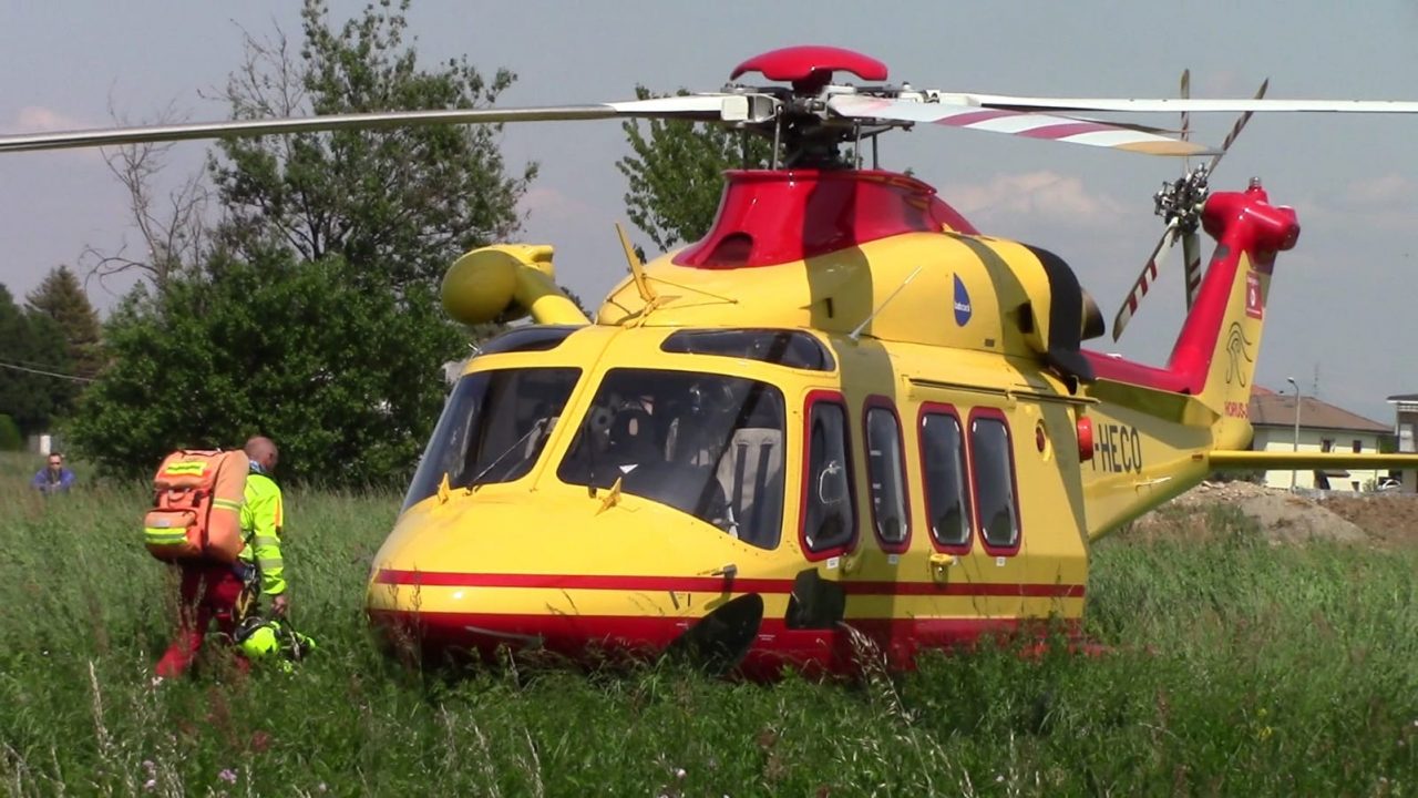 70 studenti in visita alla Base dell’Elisoccorso e del 118 di Villa Guardia FOTO