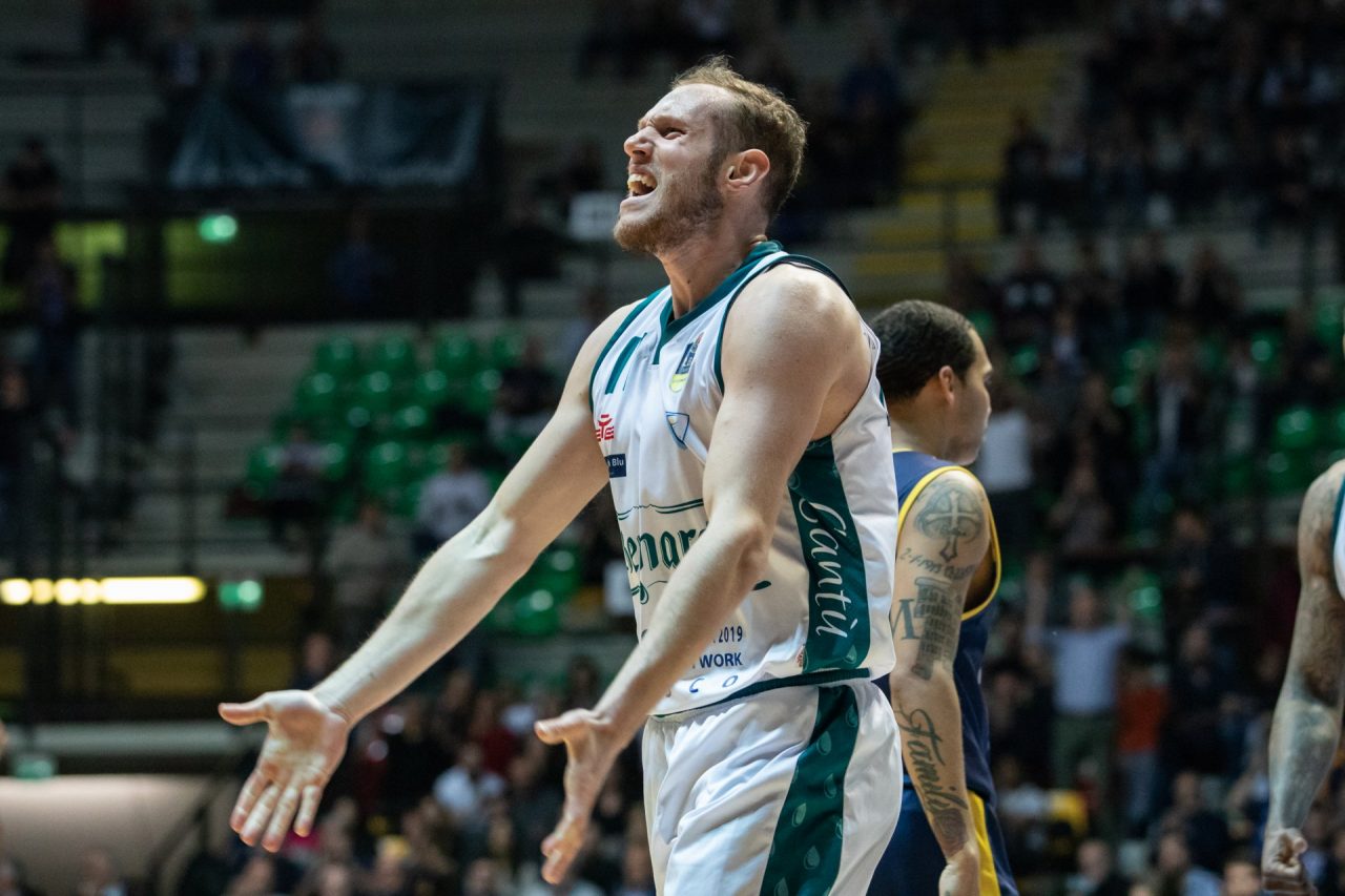 Pallacanestro Cantù, La Torre e Burnell da Enerxenia per un incontro con i tifosi