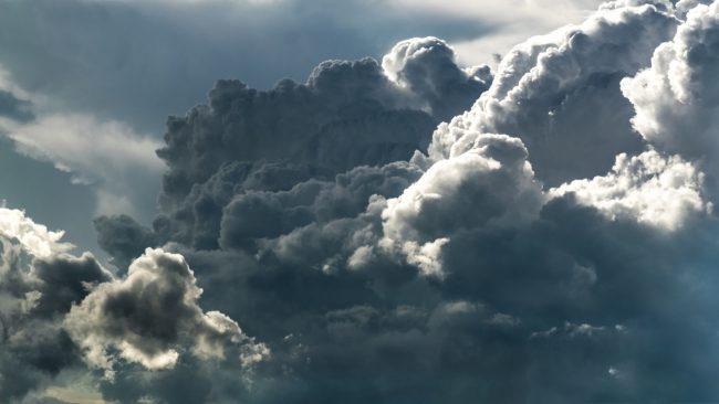 Meteo Como: fine settimana con nubi, pioggia e vento