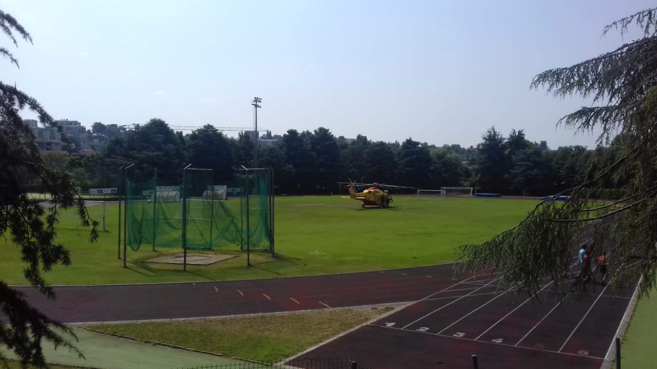 Sta meglio il bambino che ha rischiato di annegare in piscina a Cantù