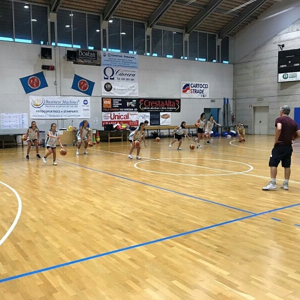 Basket femminile chiuso con successo il weekend camp a Villa Guardia