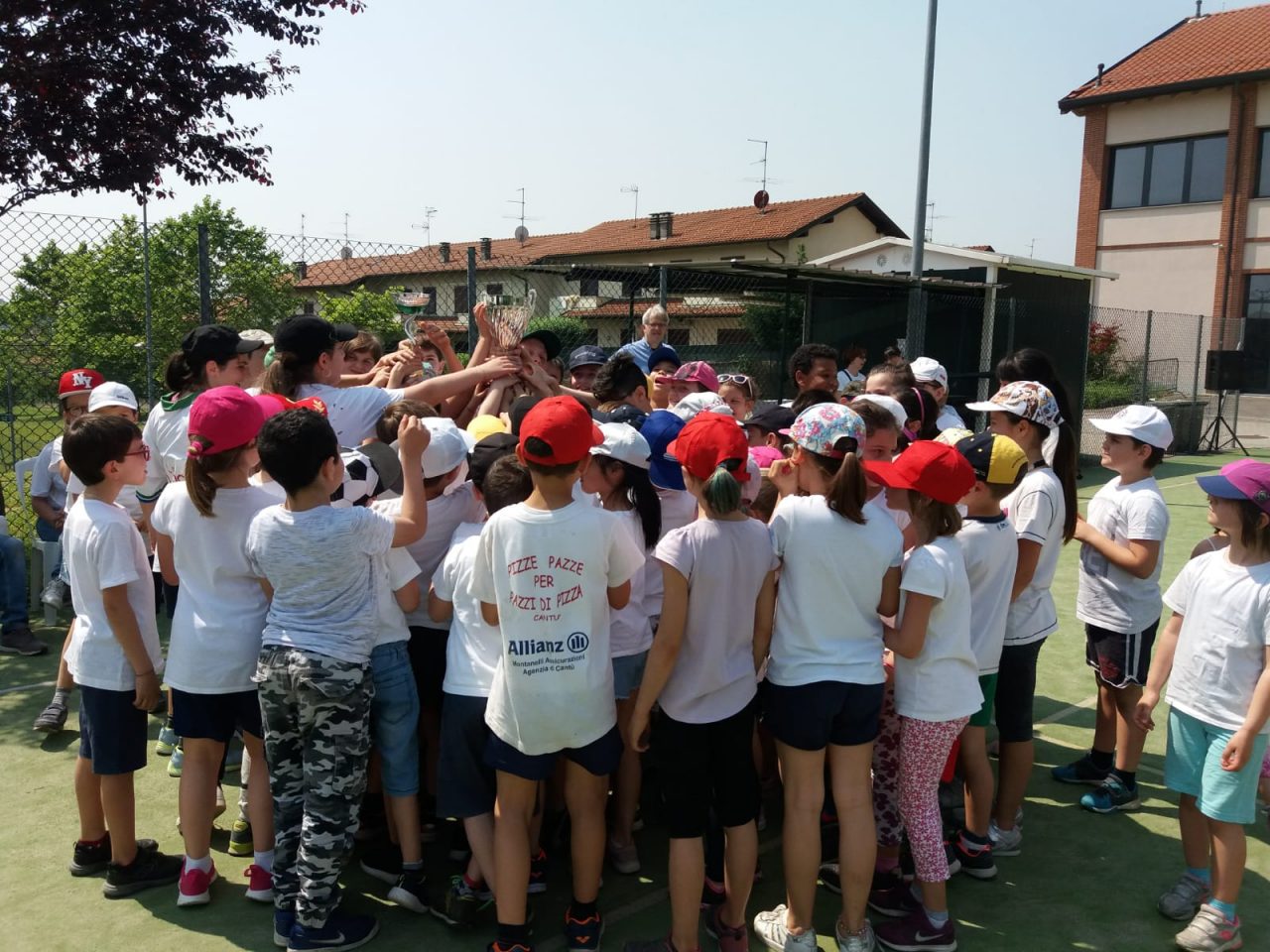 Festa dello sport che successo alla scuola primaria “Carlo Giusppe Molteni” 