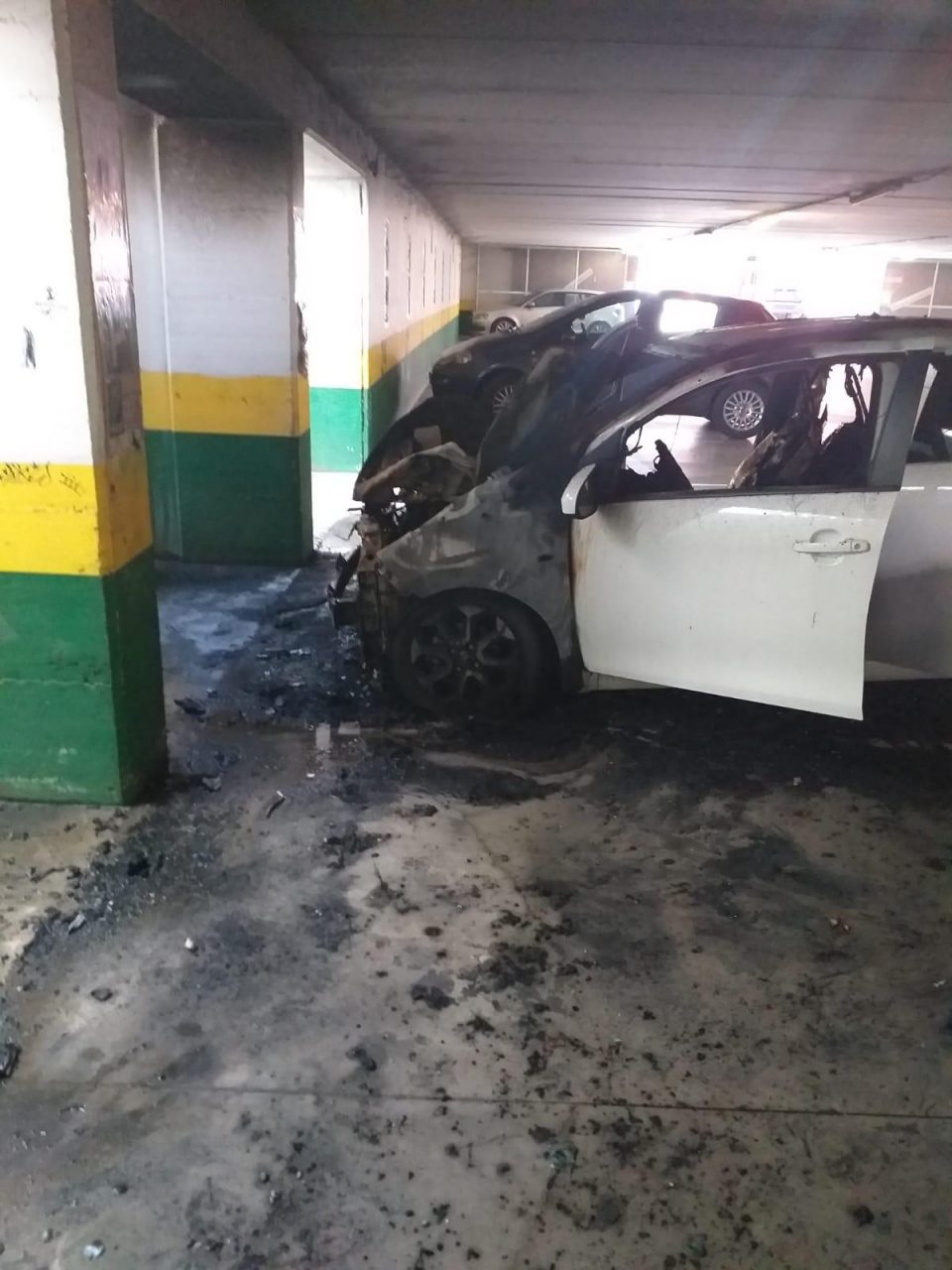 Incendio auto a Cermenate