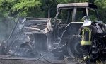 Incendio a Villa Guardia, trattore carbonizzato FOTO e VIDEO