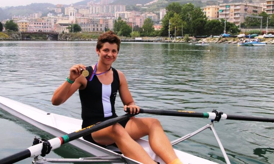 Canottieri Lario pioggia di medaglie per i remi bianconeri