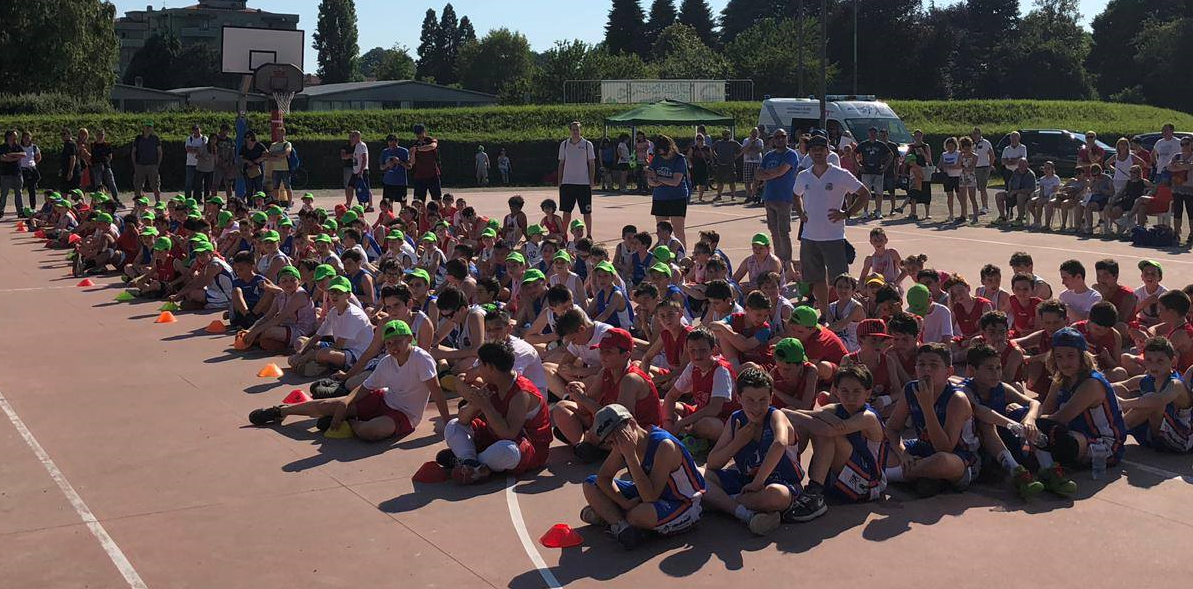 Il Sant’Ambrogio minibasket chiude la stagione in bellezza