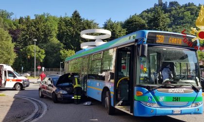 Incidente a Camerlata: scontro tra bus e auto FOTO