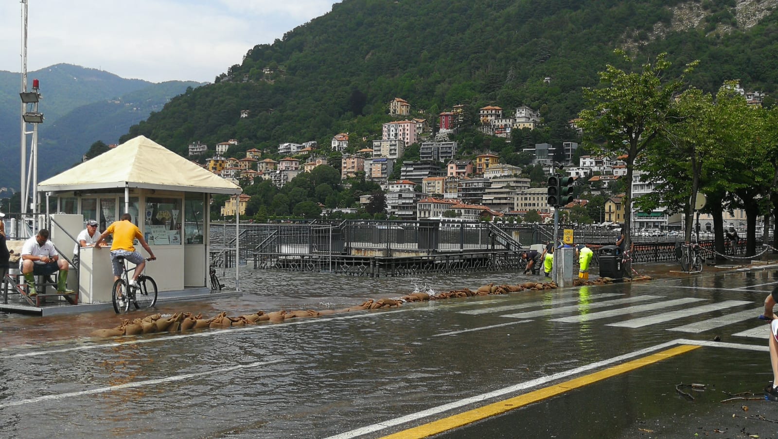 esondazione lago, si abbassa il livello