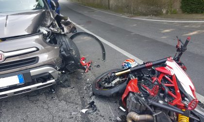 Schianto tra auto e moto a Ponte Lambro: interviene l'elisoccorso