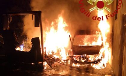 Incendio auto a Gironico, maxi mobilitazione nella notte
