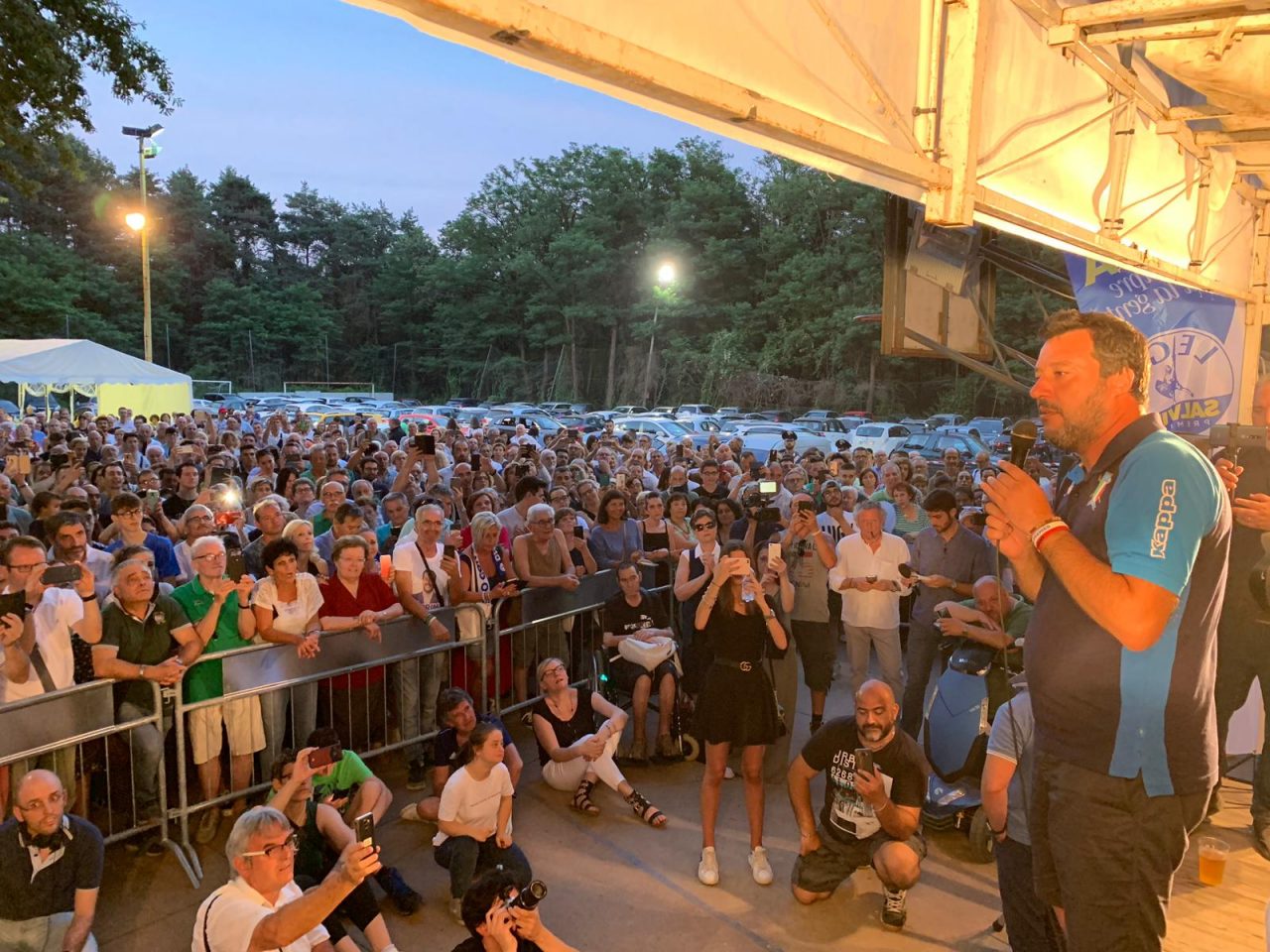 Salvini a Cantù accolto dalla folla della Lega FOTO e VIDEO