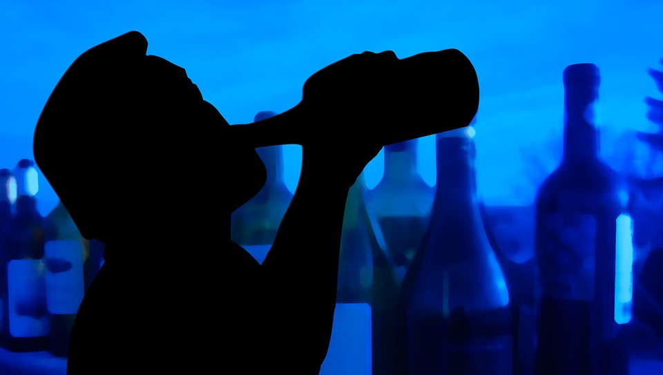 Alcol ai minorenni il Codacons chiede al Comune una campagna di prevenzione