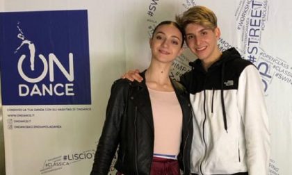 Jennifer e Francesco ballano con Roberto Bolle