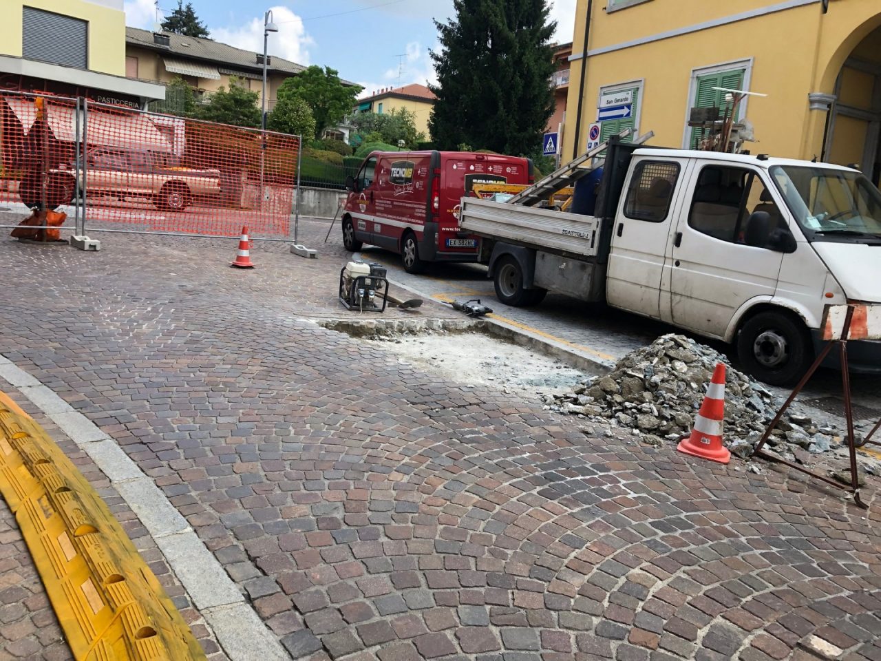 Strade chiuse due mesi: disagi e proteste in centro