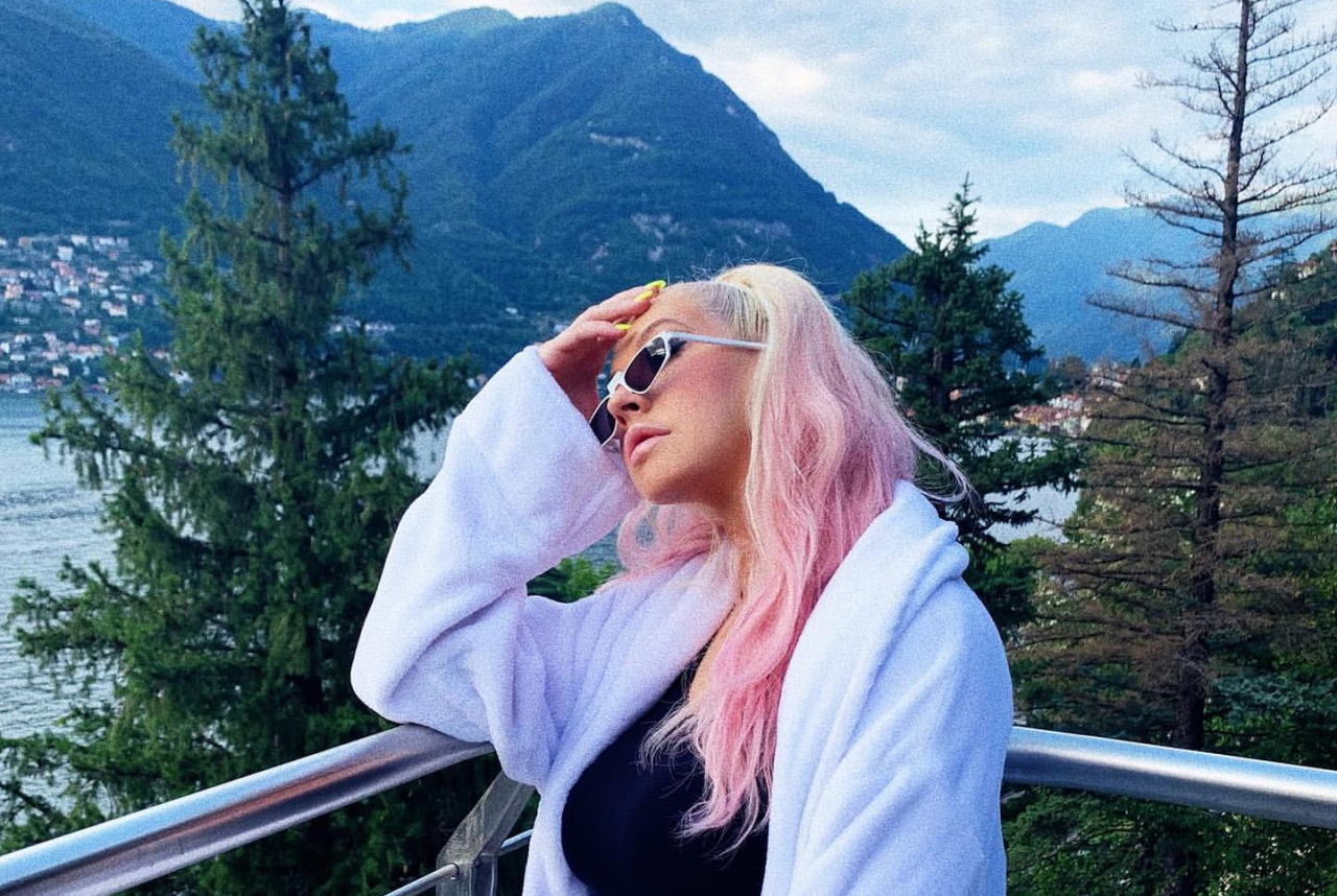Christina Aguilera si rilassa sul Lago di Como FOTO