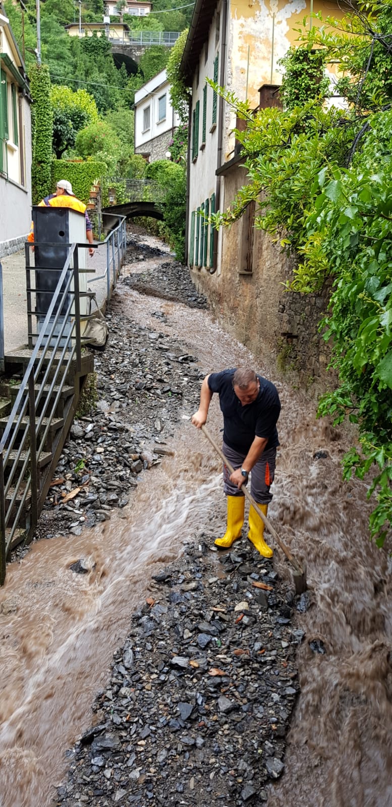 maltempo, bomba d'acqua, frana, laglio