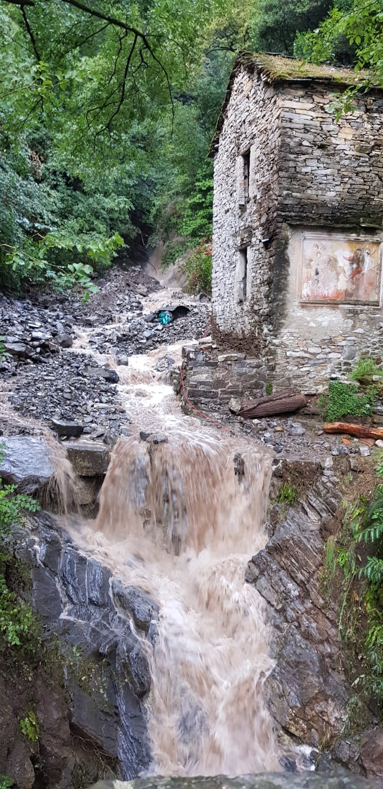 maltempo, bomba d'acqua, frana, laglio