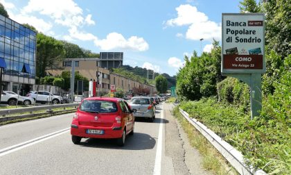 Via Asiago non è a misura di pedone. Martinelli: "Servono strisce e marciapiedi"