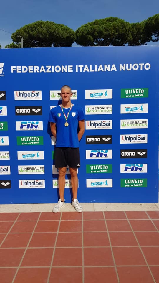 Como Nuoto Martino Pavan oro tricolore nei 100 dorso