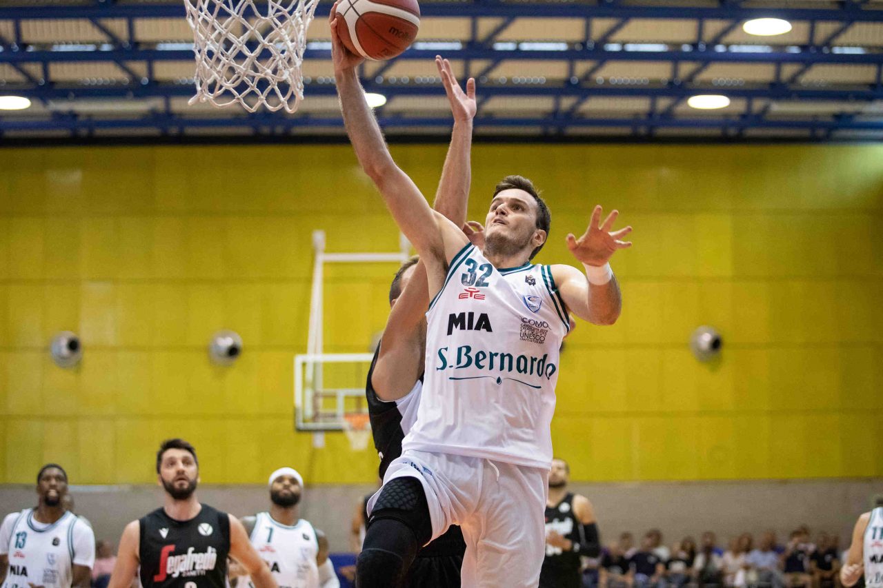 Pallacanestro Cantù domani al memorial Giani