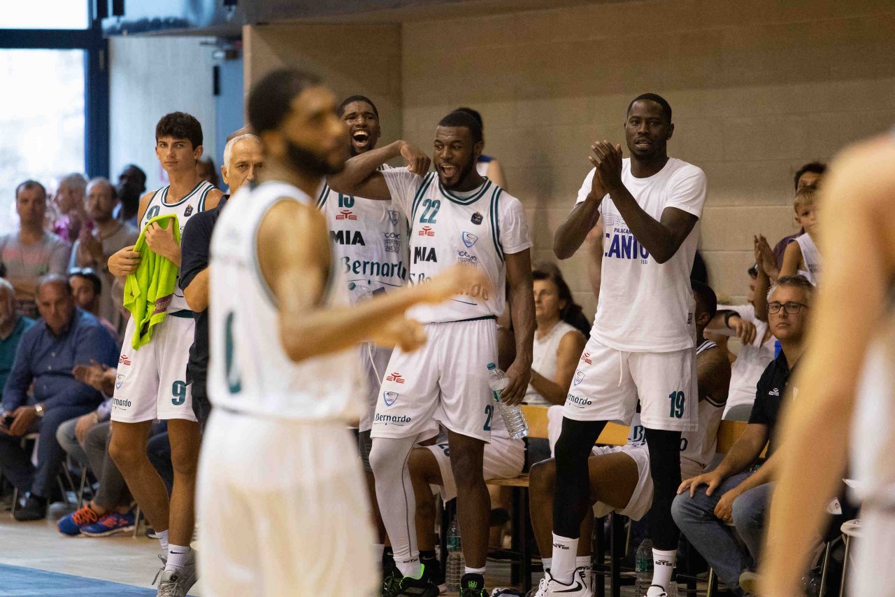 Pallacanestro Cantù manca un mese alla chisura della campagna abbonamenti