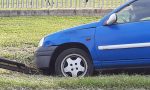 Auto abbatte cartello stradale tra Mariano e Paina FOTO