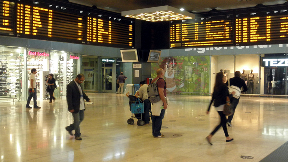 Guasti e malori, treni in ritardo: ancora un lunedì di passione per i pendolari