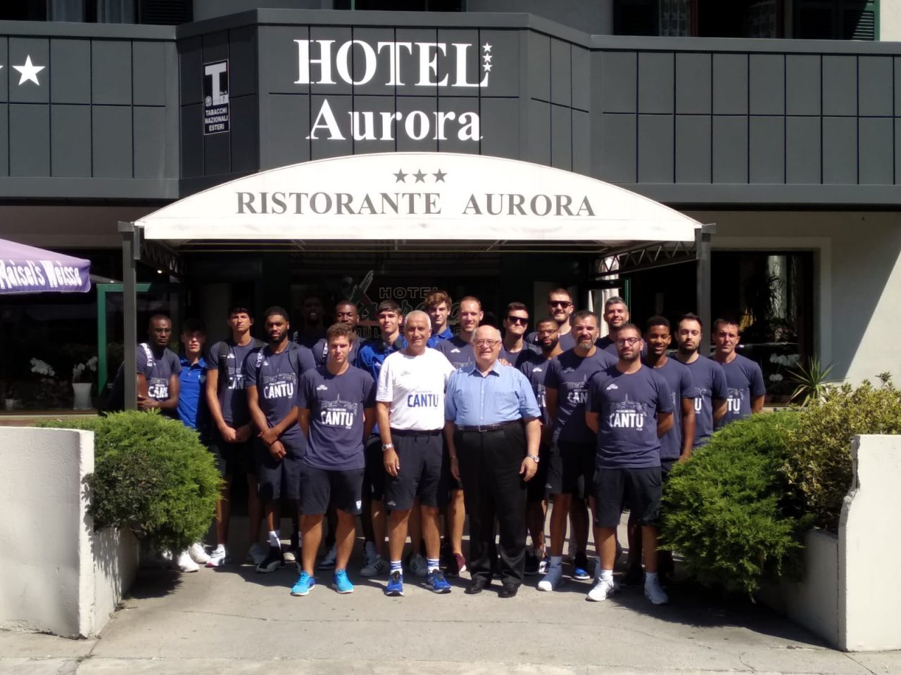 La Pallacanestro Cantù arrivata a Chiavenna, pronta per il ritiro