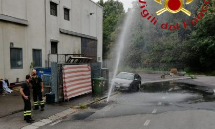 Dispersione idrica a San Fermo, pompieri al lavoro