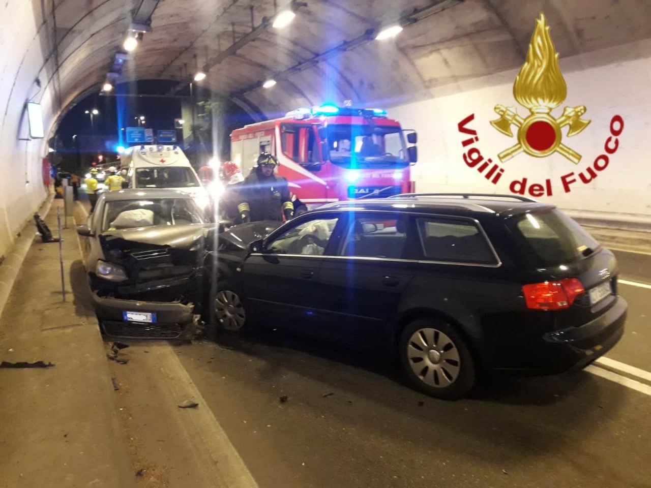 Incidente a Menaggio: frontale in galleria SIRENE DI NOTTE