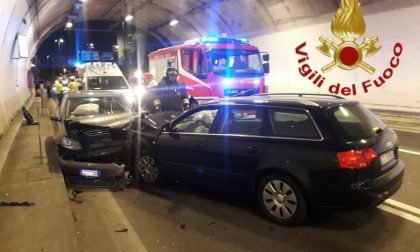 Incidente a Menaggio: frontale in galleria SIRENE DI NOTTE