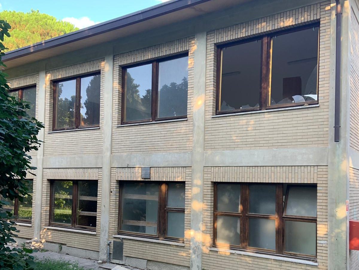 L’ex centro di via Tibaldi giungla con topi e bisce. Martinelli: “Indecoroso di fianco a una materna” FOTO