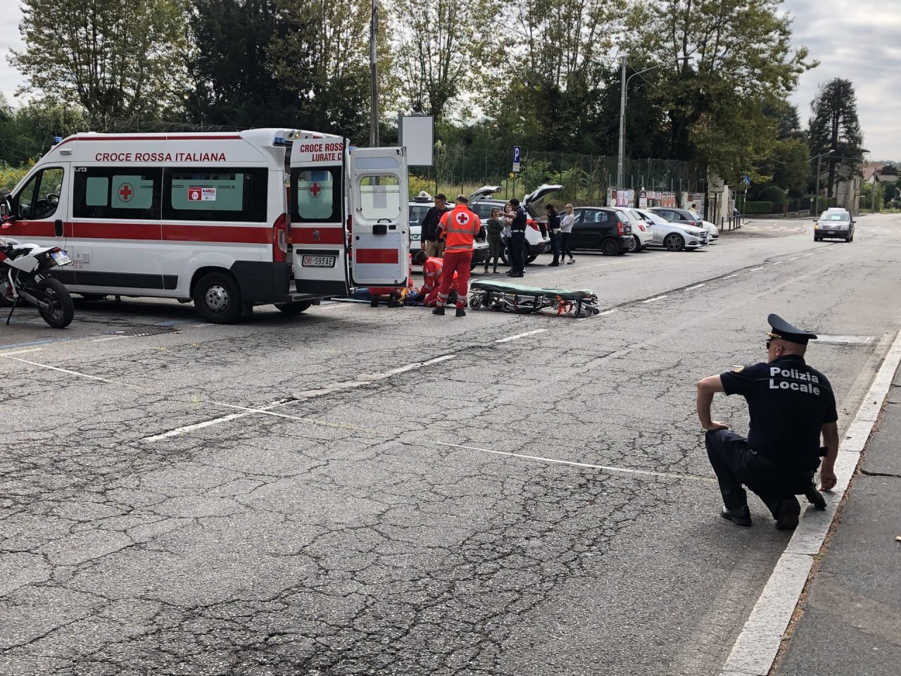 Ferito un motociclista in un incidente in centro a Olgiate Comasco