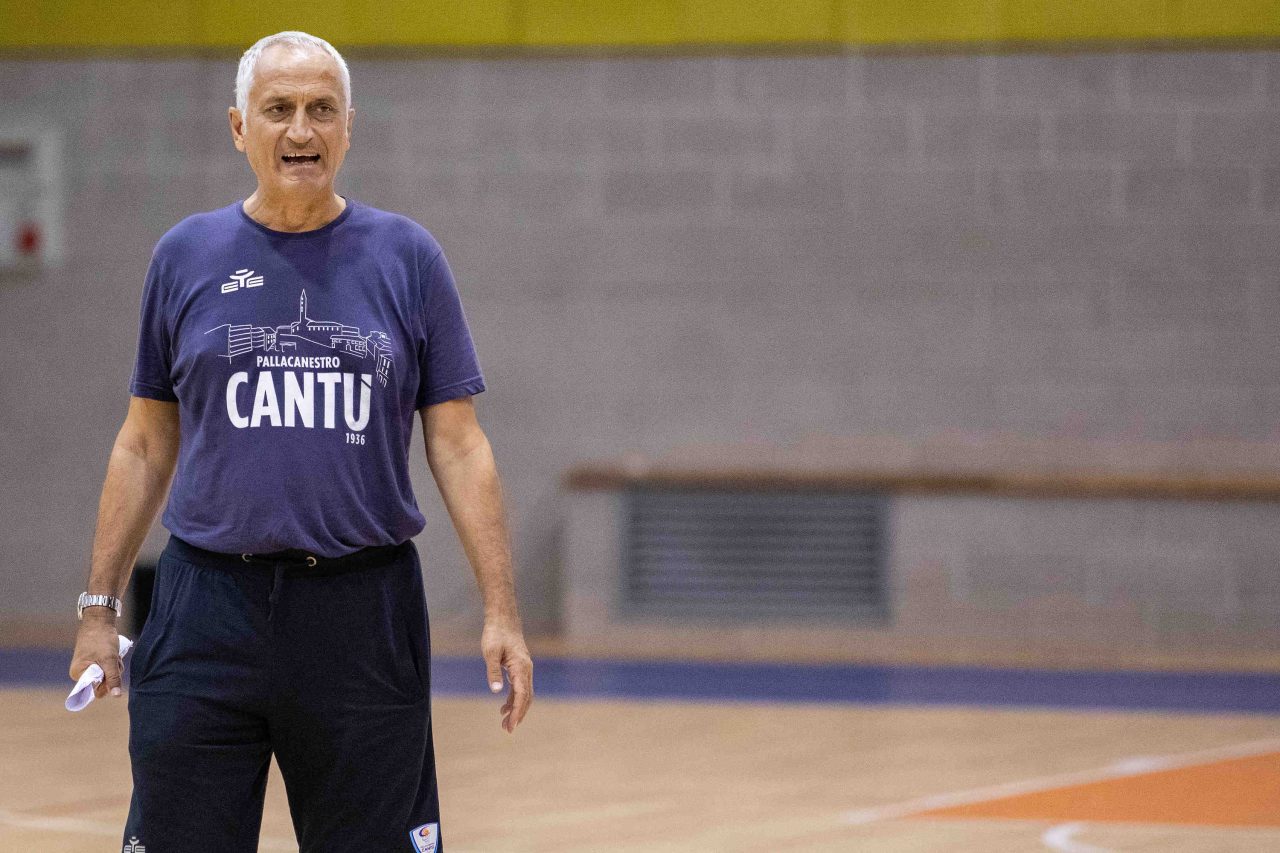Pallacanestro Cantù: l’analisi di coach Pancotto dopo la vittoria nel derby