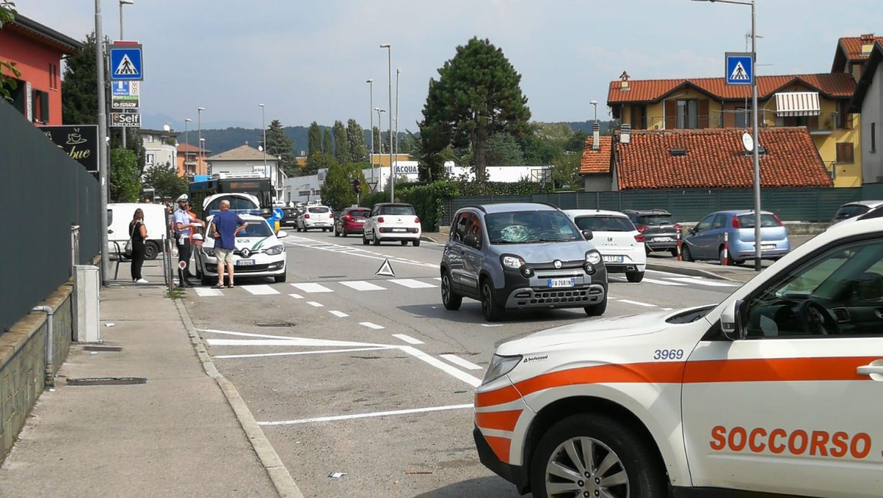 Investimento pedone a Cantù: soccorsi in codice rosso FOTO