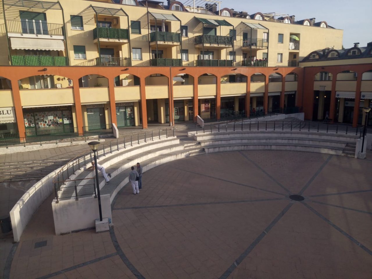 Piazza Falcone si rifà il look, riqualificazione e tinteggiatura