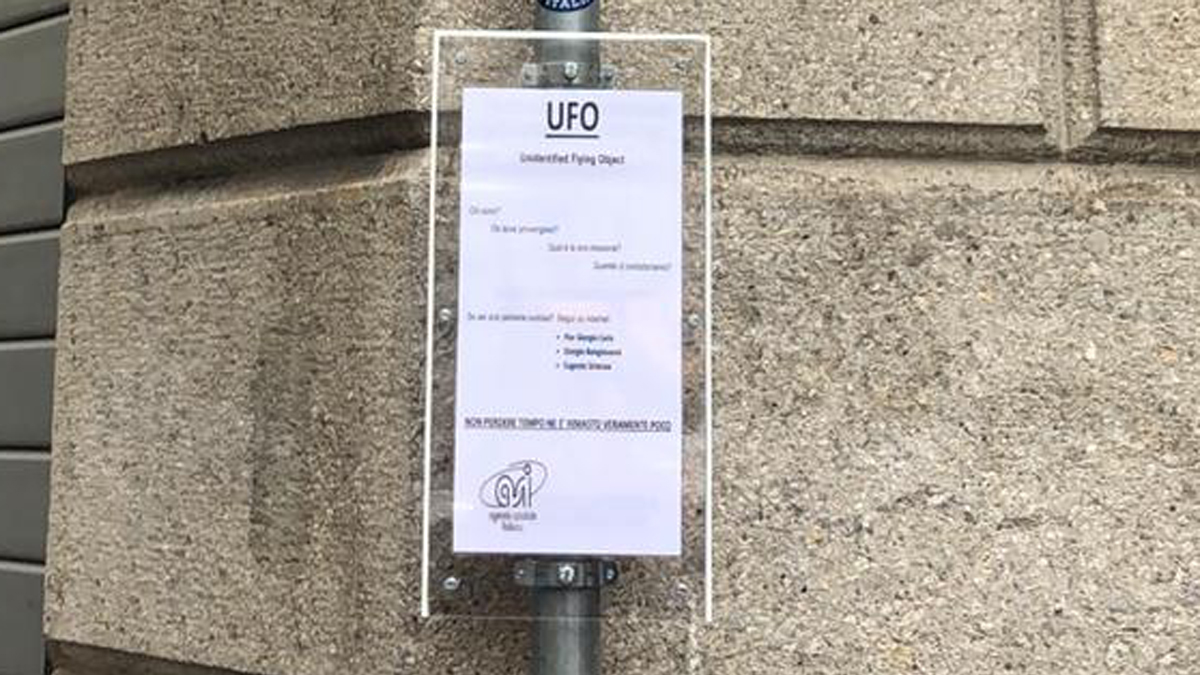 “Gli Ufo sono tra noi”, Lecco tappezzata di manifesti abusivi