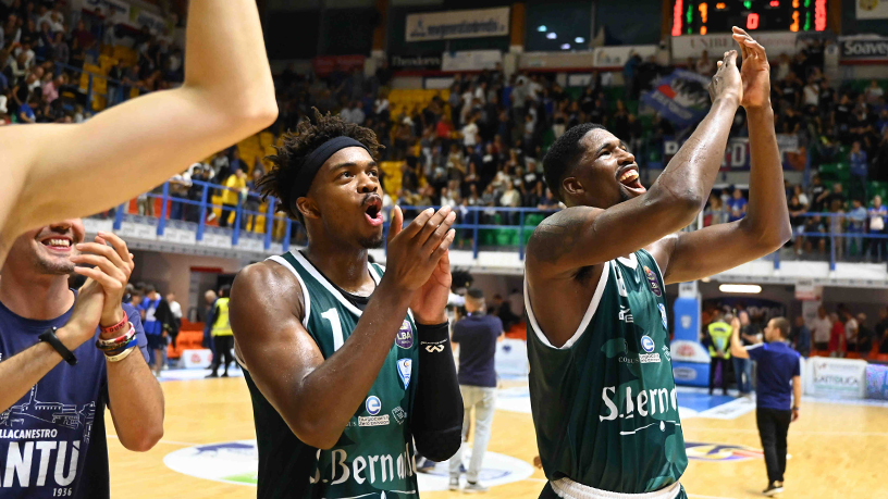 Pallacanestro Cantù, Young eletto MVP dai tifosi